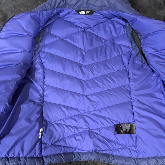 The North Face Women's Purple Puffer Vest - Picture 7 of 11